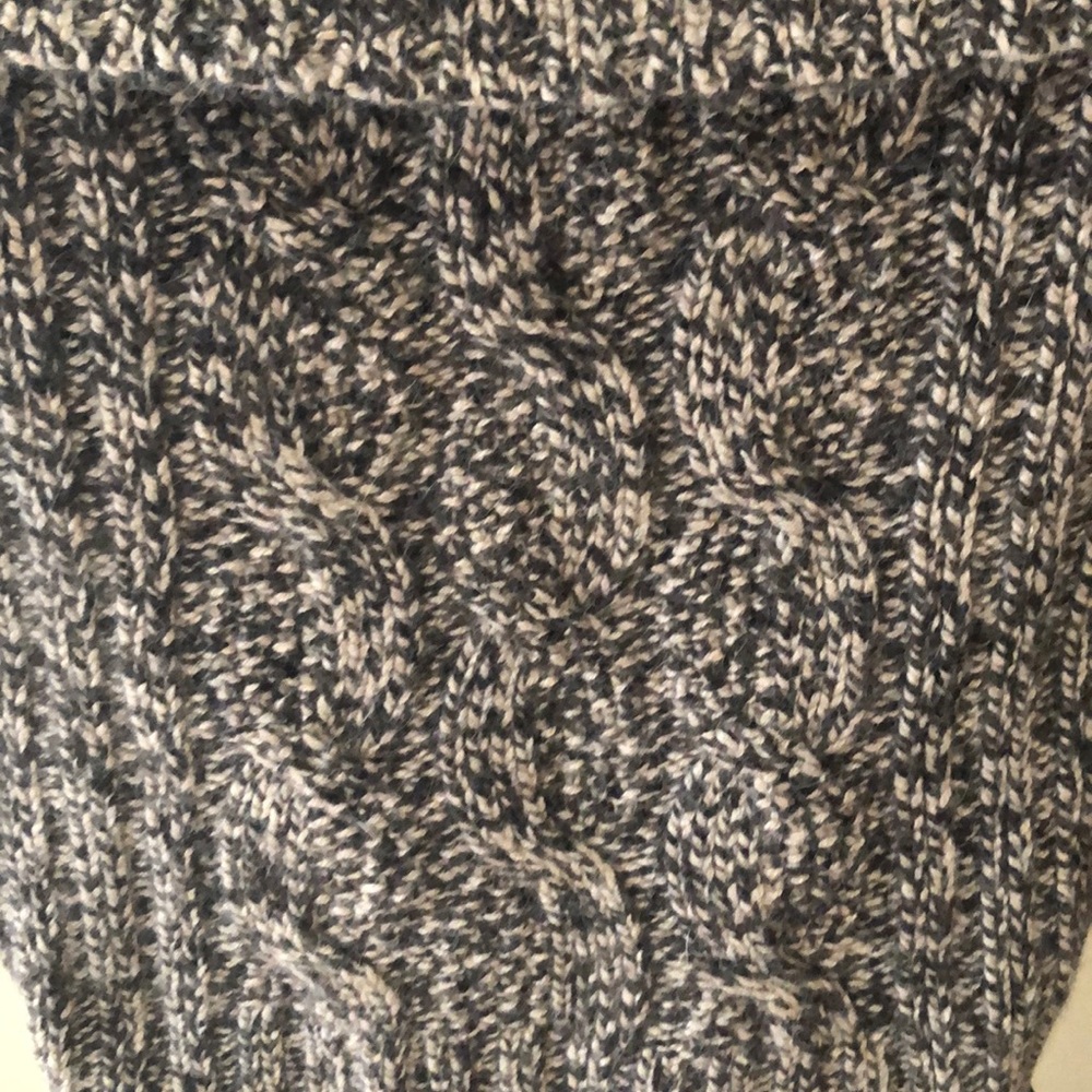 Express Sweater - Picture 3 of 4